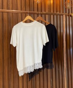 T-Shirt Detalhe em Renda