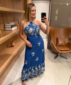 Vestido longo com detalhe Bordado